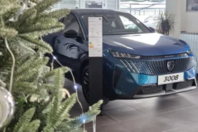 BOŽIČ IN NOVO LETO Z PEUGEOTOM