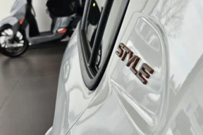 BOŽIČ IN NOVO LETO Z PEUGEOTOM