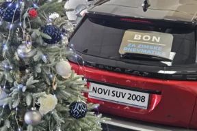 BOŽIČ IN NOVO LETO Z PEUGEOTOM