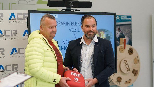 TUDI BATERIJE LAHKO ZAGORIJO IN VARNOST ELEKTRIČNIH VOZIL