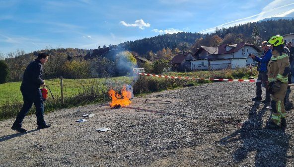 TUDI BATERIJE LAHKO ZAGORIJO IN VARNOST ELEKTRIČNIH VOZIL