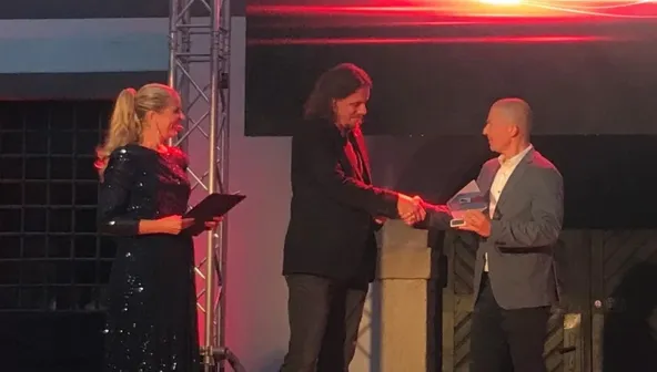 DVOJNA ZMAGA PEUGEOTA NA IZBORU ZA POSLOVNI AVTO LETA 2024