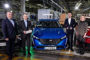 P308 SLOVENSKI AVTO LETA