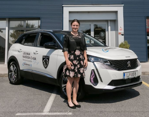 TAMARA ZIDANŠEK VOZI PEUGEOT 3008