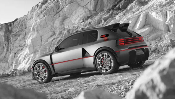 PEUGEOT E-T16 CONCEPT: Legenda se vrača z neverjetnimi 816 konjskimi močmi