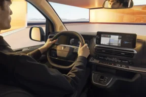 Novi Peugeot e-Traveller – električna prihodnost prevoza oseb