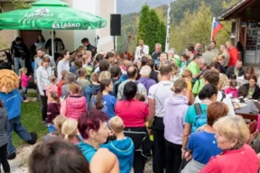 12. DOBODELNI POHOD MODRIH NOVIC